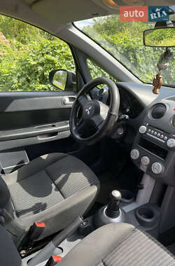 Хэтчбек Mitsubishi Colt 2008 в 