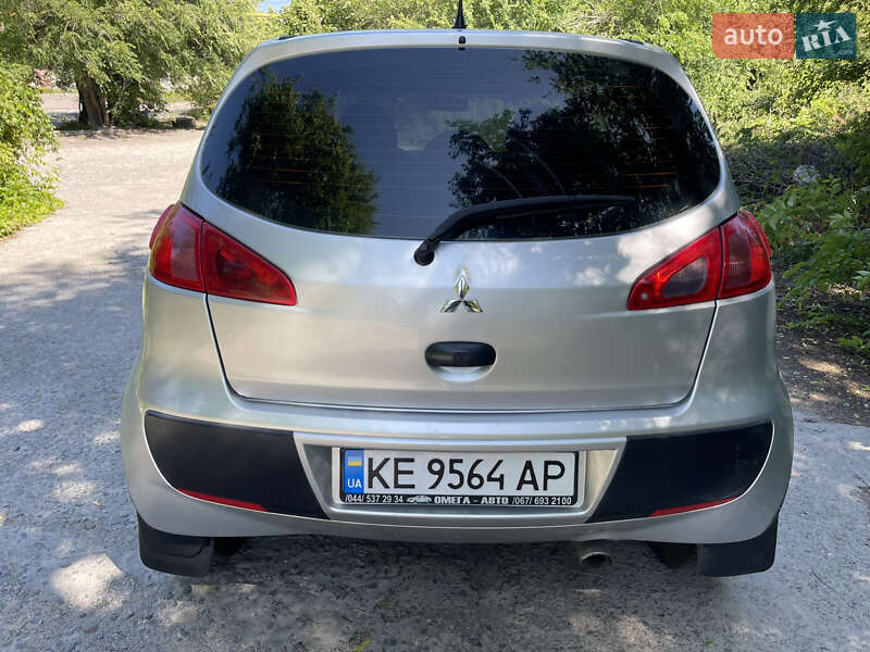 Хетчбек Mitsubishi Colt 2006 в Дніпрі