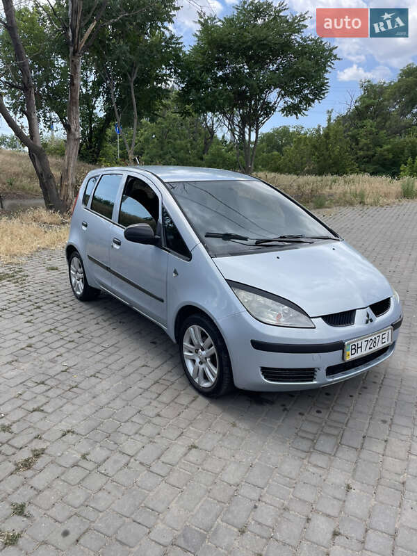 Хэтчбек Mitsubishi Colt 2004 в 