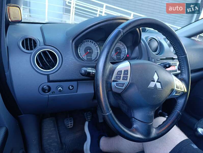Хэтчбек Mitsubishi Colt 2012 в Львове