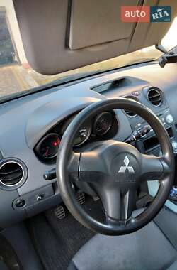 Хэтчбек Mitsubishi Colt 2006 в 