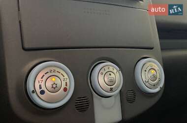 Хэтчбек Mitsubishi Colt 2005 в 