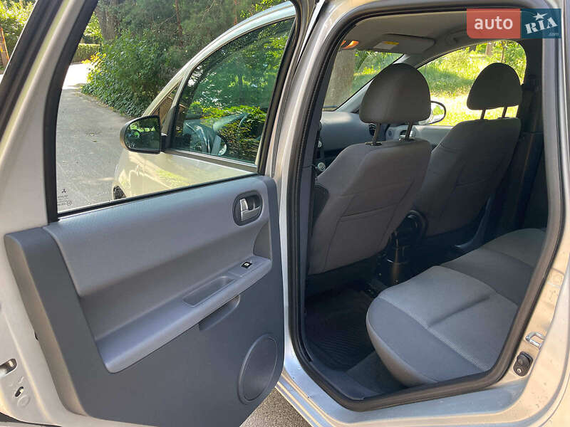Хетчбек Mitsubishi Colt 2007 в Києві
