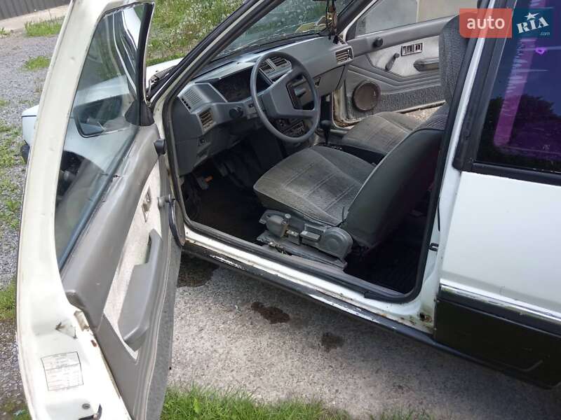 Хетчбек Mitsubishi Colt 1988 в Рівному