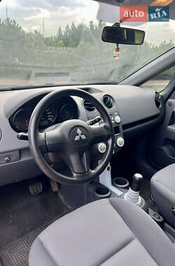 Хэтчбек Mitsubishi Colt 2007 в 