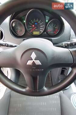 Хэтчбек Mitsubishi Colt 2005 в 