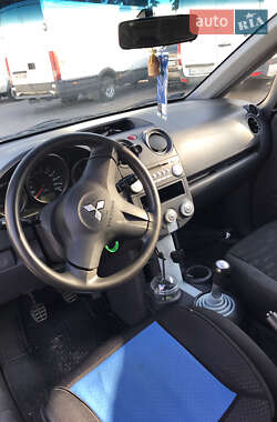 Хэтчбек Mitsubishi Colt 2005 в 