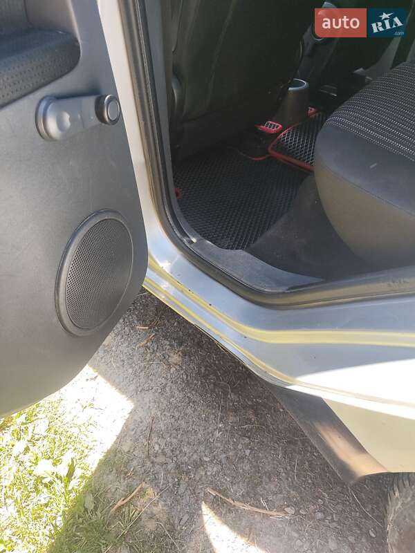 Хэтчбек Mitsubishi Colt 2008 в Сколе