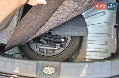 Хэтчбек Mitsubishi Colt 2006 в 