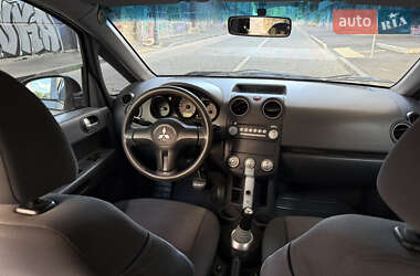 Хэтчбек Mitsubishi Colt 2005 в 