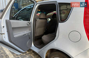 Хэтчбек Mitsubishi Colt 2005 в 