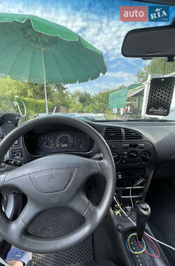 Хэтчбек Mitsubishi Colt 2003 в 