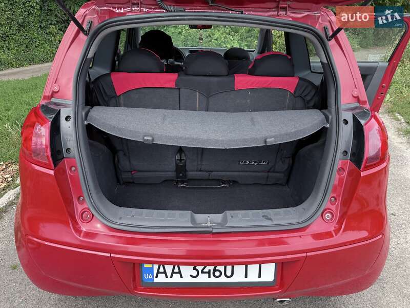 Хэтчбек Mitsubishi Colt 2006 в Киеве