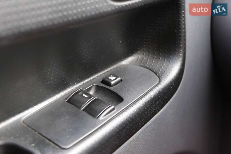 Хэтчбек Mitsubishi Colt 2008 в Киеве