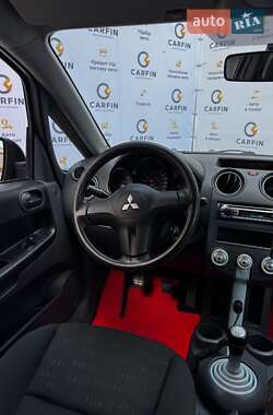 Хэтчбек Mitsubishi Colt 2006 в 