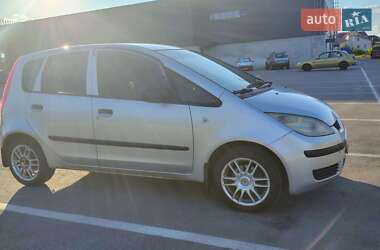Хэтчбек Mitsubishi Colt 2005 в 