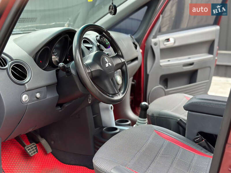 Хэтчбек Mitsubishi Colt 2005 в Днепре