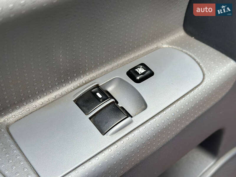Хэтчбек Mitsubishi Colt 2005 в Днепре