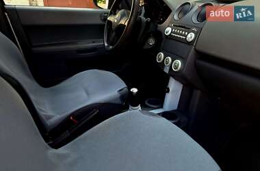 Хэтчбек Mitsubishi Colt 2006 в 