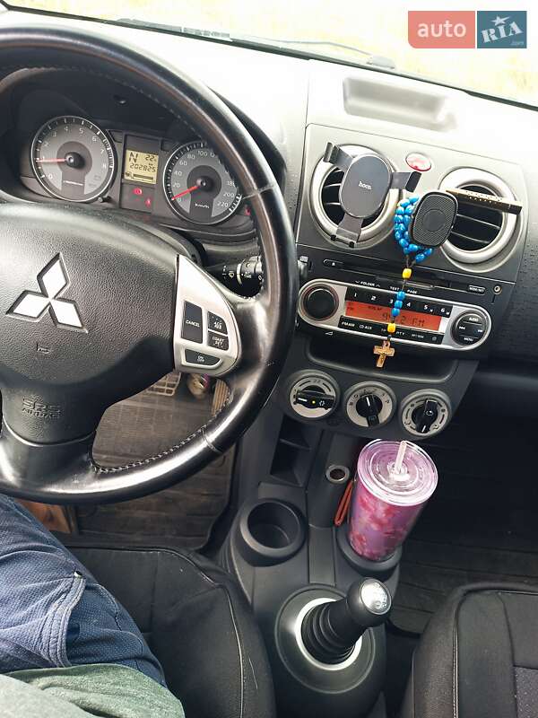 Хэтчбек Mitsubishi Colt 2009 в Тарасовке