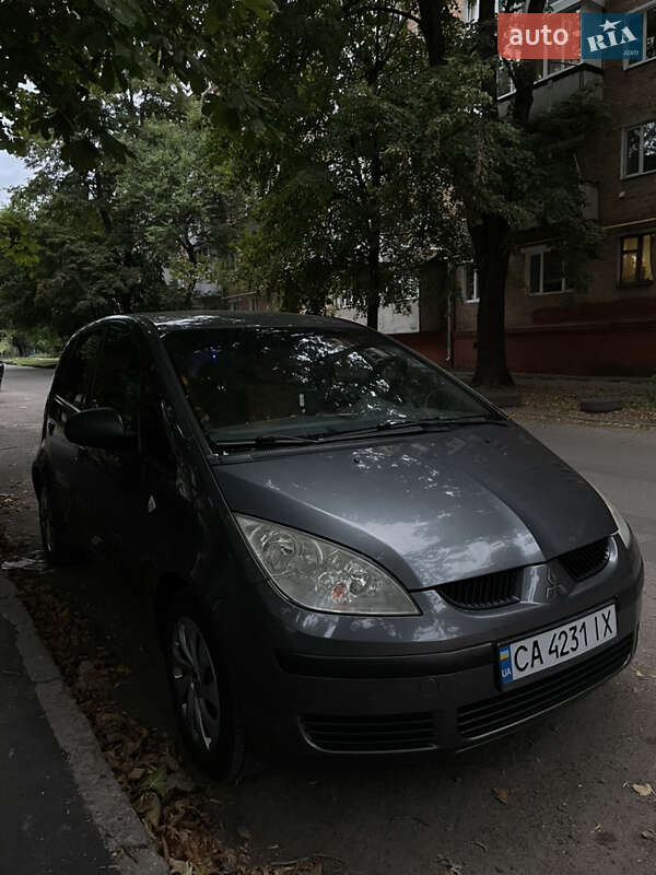 Хэтчбек Mitsubishi Colt 2005 в 
