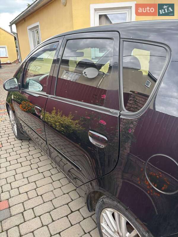 Хэтчбек Mitsubishi Colt 2008 в 
