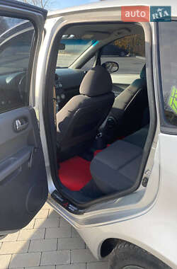 Хэтчбек Mitsubishi Colt 2005 в 