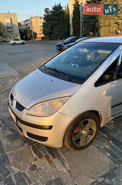 Хэтчбек Mitsubishi Colt 2005 в 
