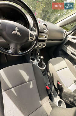 Хэтчбек Mitsubishi Colt 2011 в 