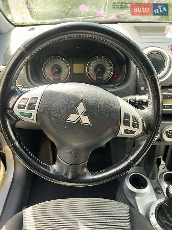 Хэтчбек Mitsubishi Colt 2011 в Ровно