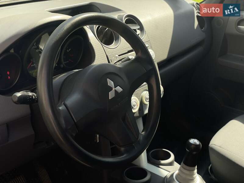 Хэтчбек Mitsubishi Colt 2006 в Днепре