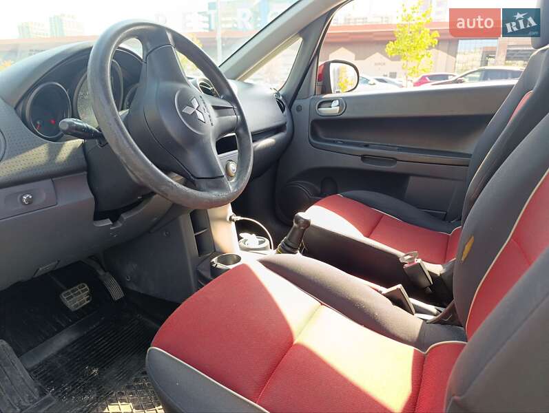 Хэтчбек Mitsubishi Colt 2007 в Киеве