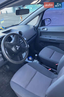 Хэтчбек Mitsubishi Colt 2005 в 