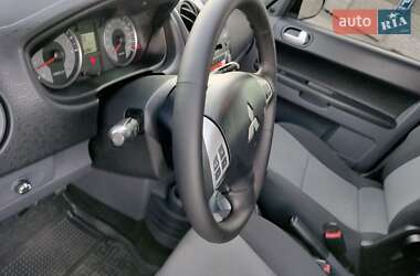 Хетчбек Mitsubishi Colt 2009 в 