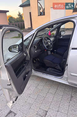 Хэтчбек Mitsubishi Colt 2006 в 