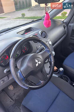 Хэтчбек Mitsubishi Colt 2006 в 