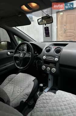 Хэтчбек Mitsubishi Colt 2006 в 