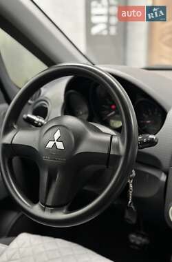 Хэтчбек Mitsubishi Colt 2006 в 