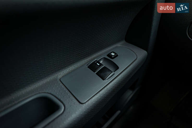 Хетчбек Mitsubishi Colt 2007 в Києві