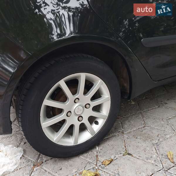 Хэтчбек Mitsubishi Colt 2007 в Городке фото 18 Хэтчбек Mitsubishi Colt 2007 в Городке