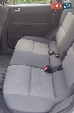 Хэтчбек Mitsubishi Colt 2006 в 