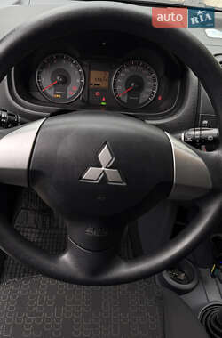 Хетчбек Mitsubishi Colt 2012 в 