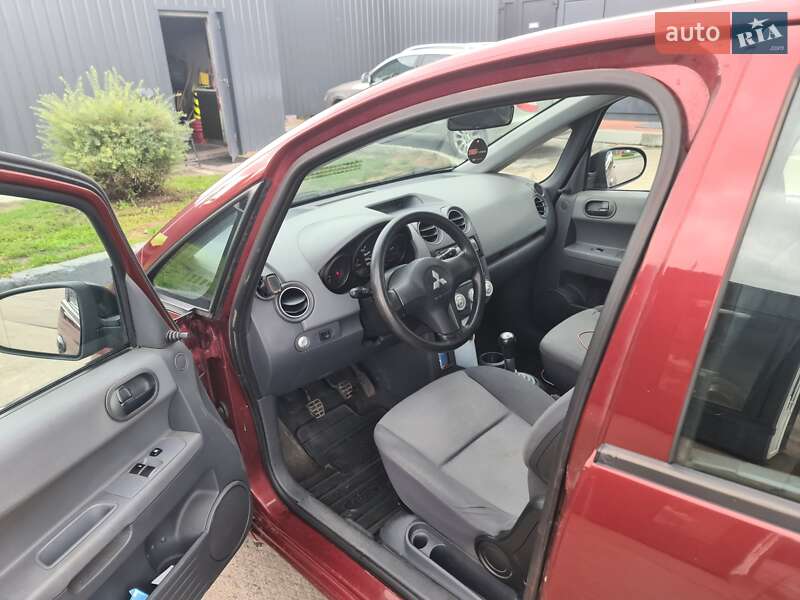 Хэтчбек Mitsubishi Colt 2005 в Рава-Русской фото 10 Хэтчбек Mitsubishi Colt 2005 в Рава-Русской