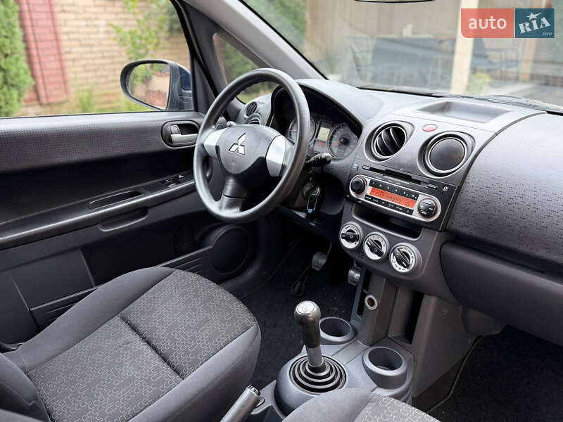 Хэтчбек Mitsubishi Colt 2012 в Черновцах