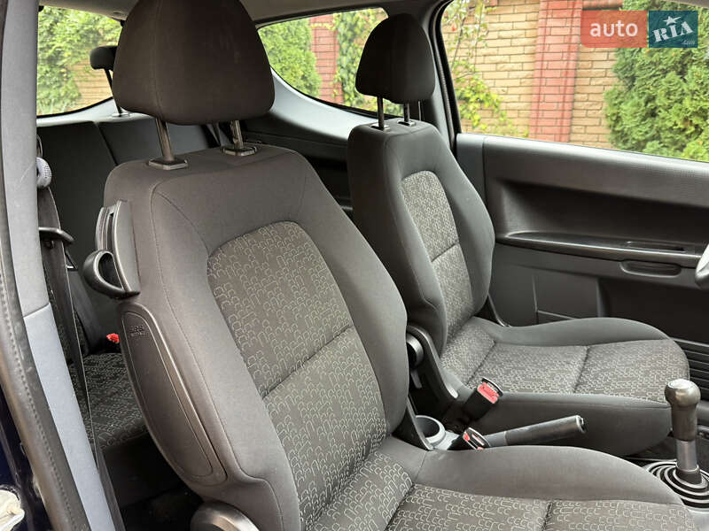 Хэтчбек Mitsubishi Colt 2012 в Черновцах