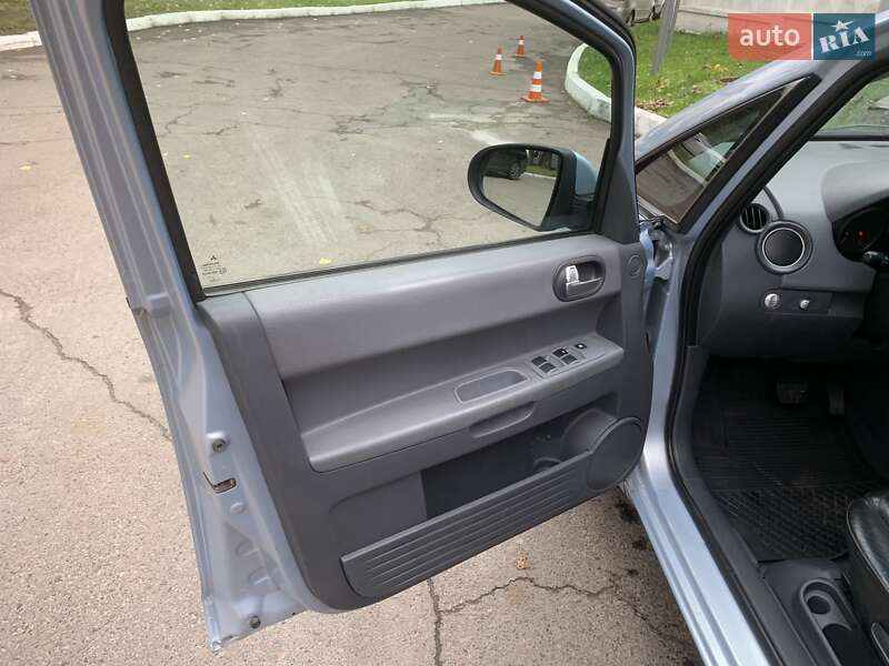 Хэтчбек Mitsubishi Colt 2005 в Львове