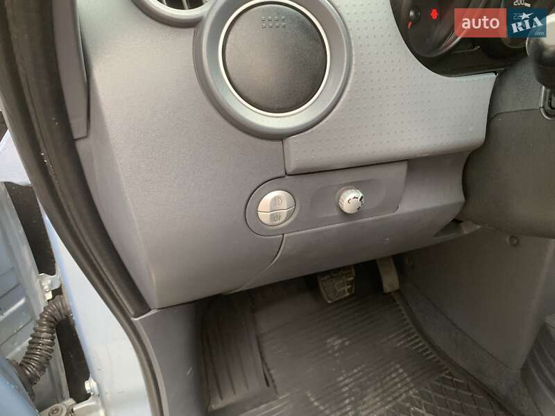 Хэтчбек Mitsubishi Colt 2005 в Львове