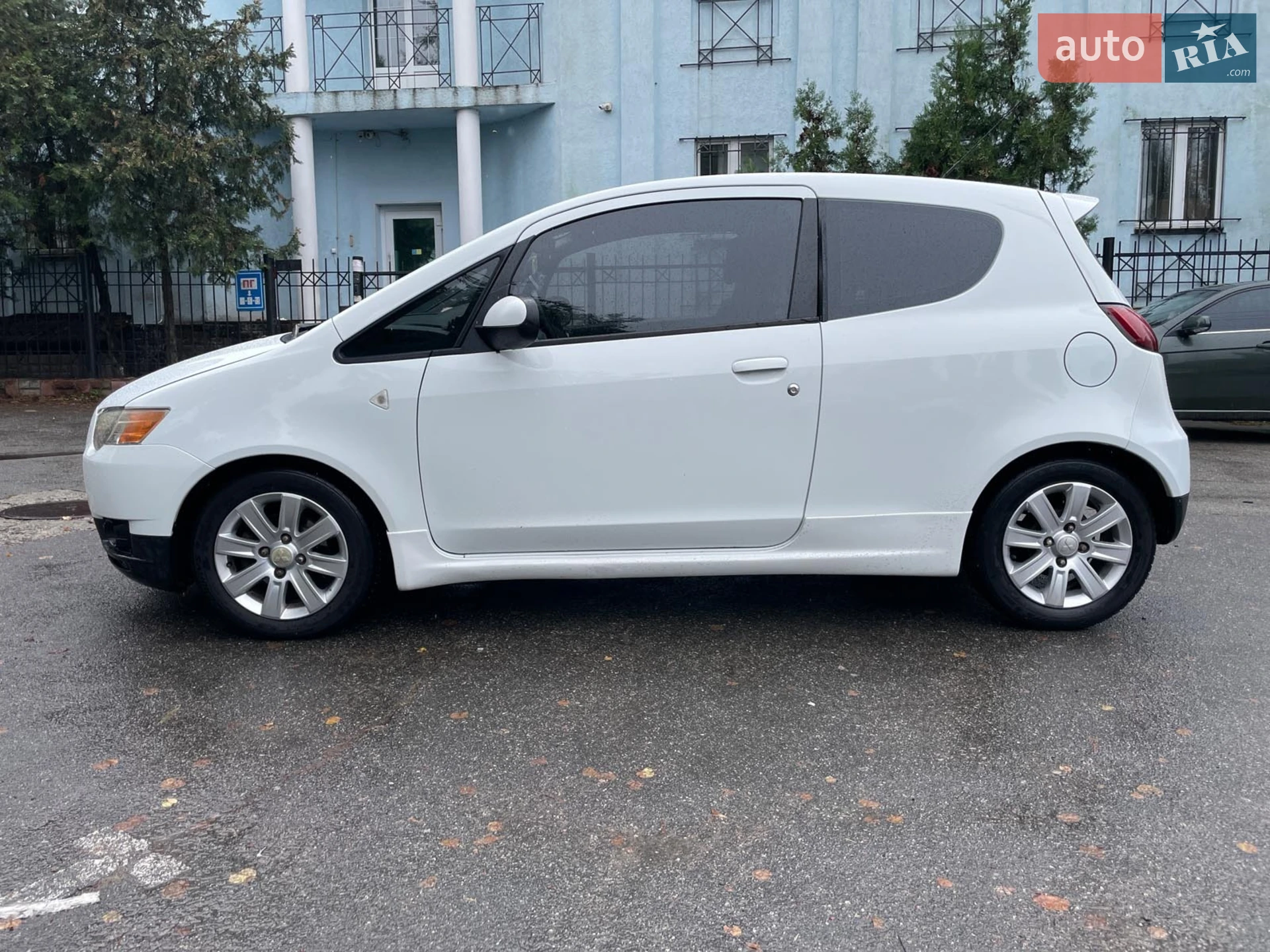2010 Mitsubishi Colt - мініатюра 15