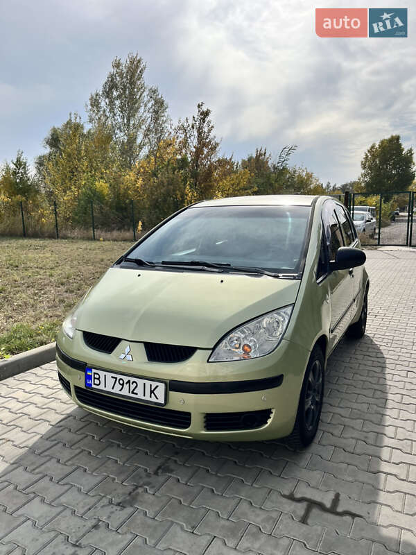 Хэтчбек Mitsubishi Colt 2005 в 