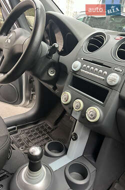 Хэтчбек Mitsubishi Colt 2007 в 